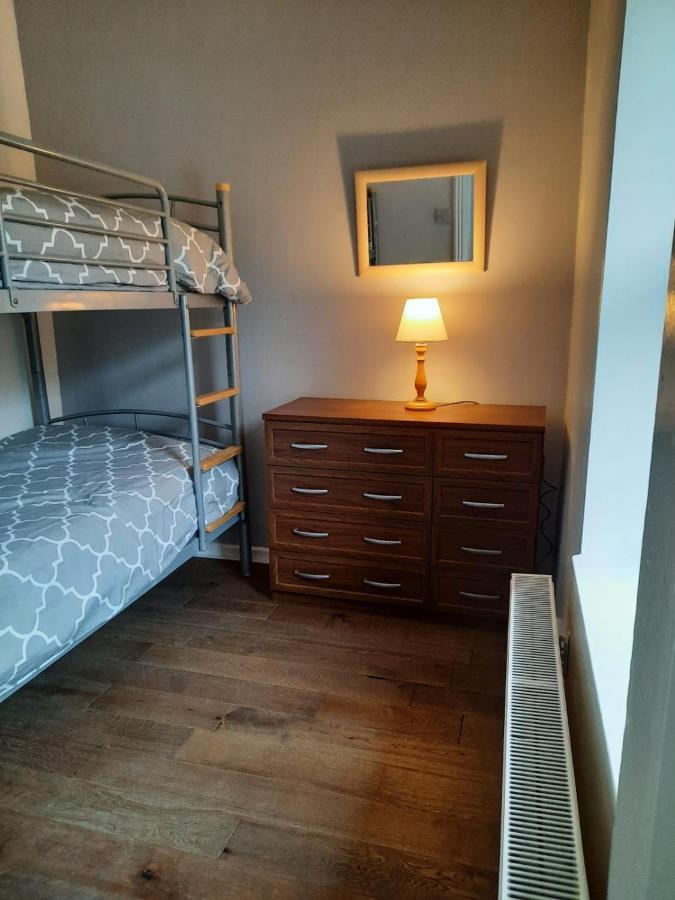 Snowdonia Rock Cottage - Cosy And Pet Friendly Penrhyndeudreath Екстериор снимка