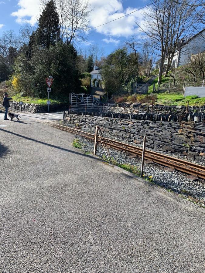 Snowdonia Rock Cottage - Cosy And Pet Friendly Penrhyndeudreath Екстериор снимка